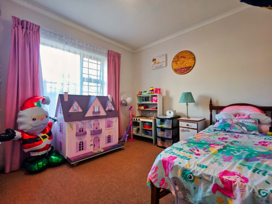 2 Bedroom Property for Sale in Hartenbos Central Western Cape